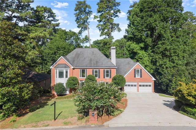 871 Chestnut Lake Drive NE, Marietta, GA 30068