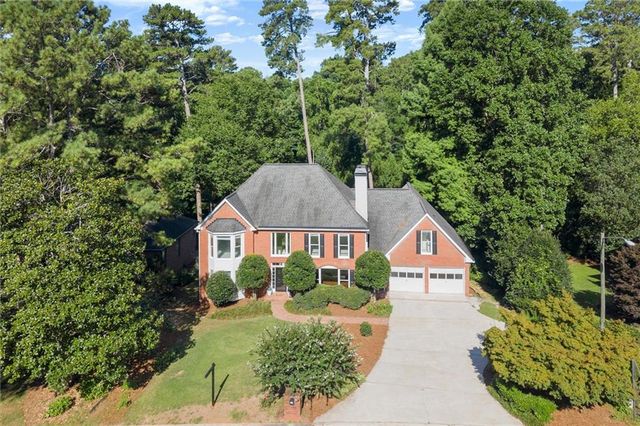 871 Chestnut Lake Drive NE, Marietta, GA 30068