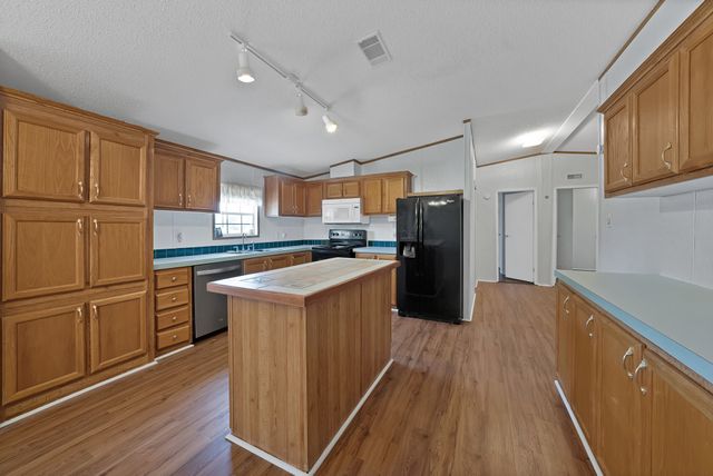 212 Ponderosa Lane, Burleson, TX 76028