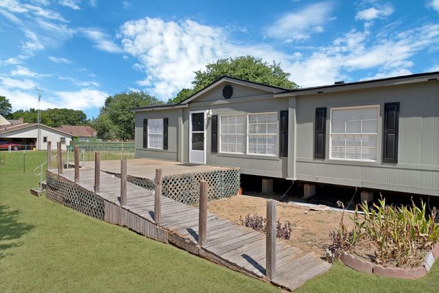 212 Ponderosa Lane, Burleson, TX 76028