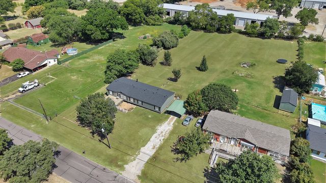212 Ponderosa Lane, Burleson, TX 76028