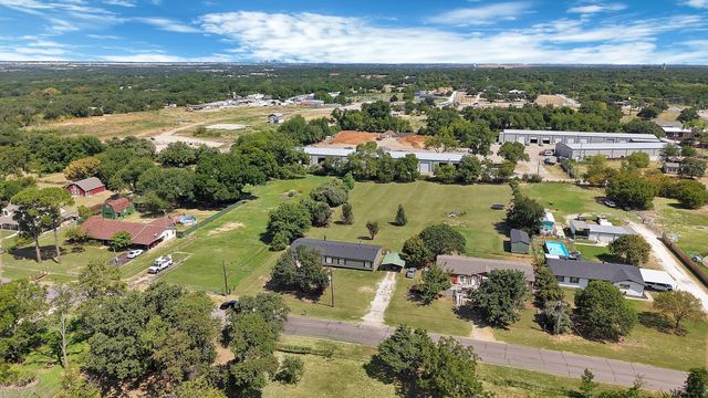 212 Ponderosa Lane, Burleson, TX 76028