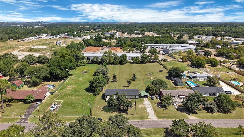 212 Ponderosa Lane, Burleson, TX 76028