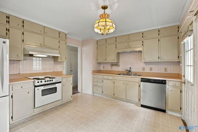 212 Cumberland Drive, Huntsville, AL 35803