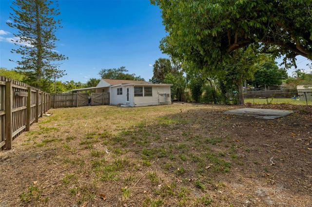 517 HAMPTON AVENUE NE, St Petersburg, FL 33703