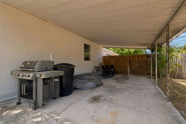 517 HAMPTON AVENUE NE, St Petersburg, FL 33703