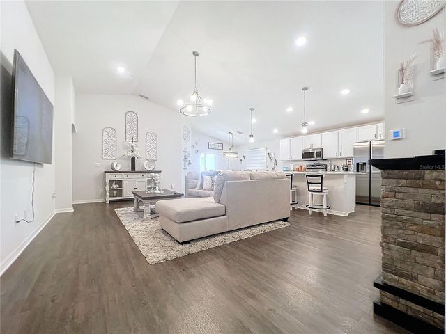 2027 DEXTER STREET, Haines City, FL 33844