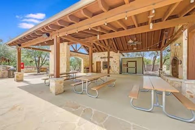 19613 Serenity LN, Lago Vista, TX 78645