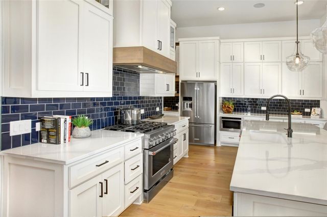 19613 Serenity LN, Lago Vista, TX 78645