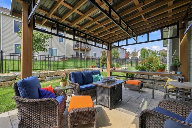 419 N Daylily Drive, Lawrence, KS 66049
