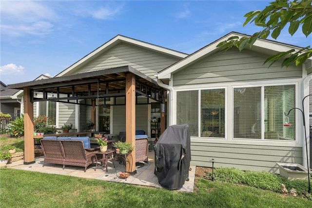 419 N Daylily Drive, Lawrence, KS 66049