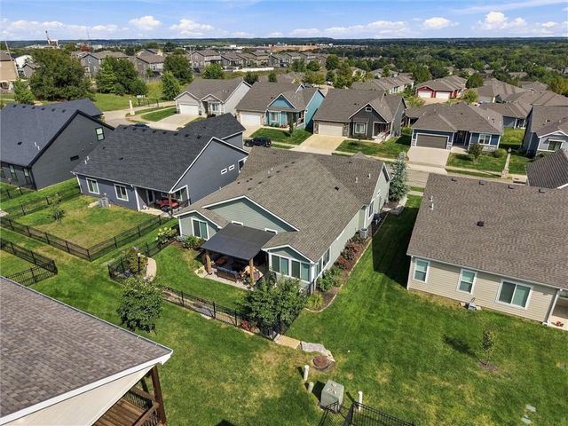 419 N Daylily Drive, Lawrence, KS 66049