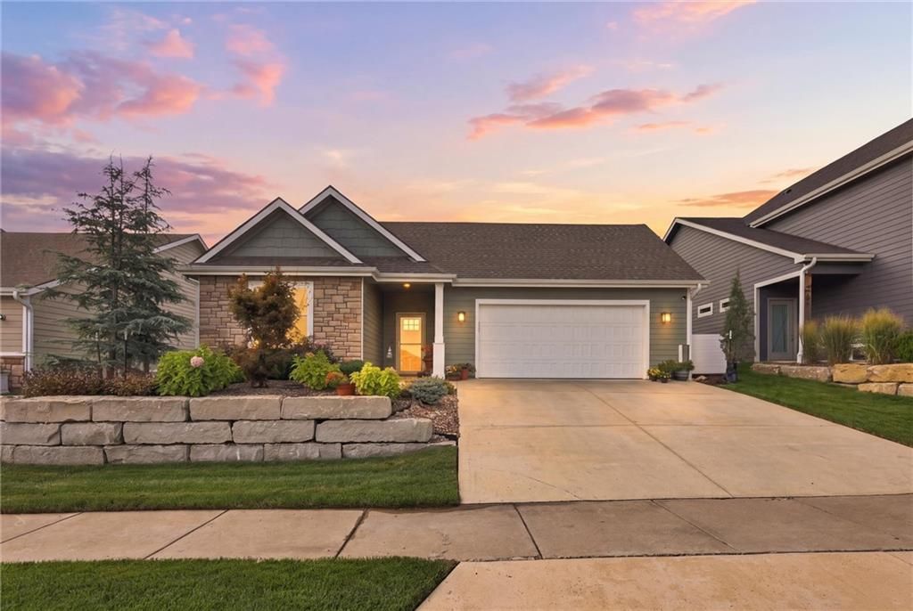 419 N Daylily Drive, Lawrence, KS 66049