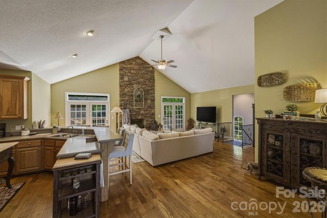 405 Golfview Court, Lenoir, NC 28645