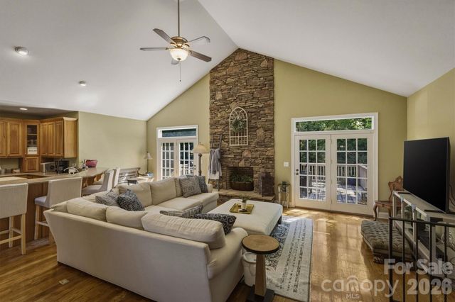 405 Golfview Court, Lenoir, NC 28645