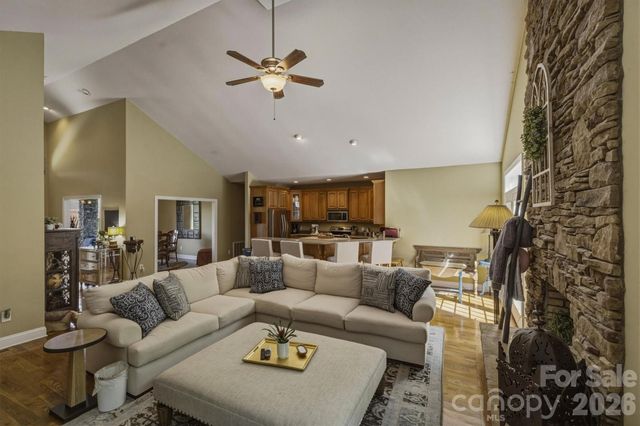 405 Golfview Court, Lenoir, NC 28645
