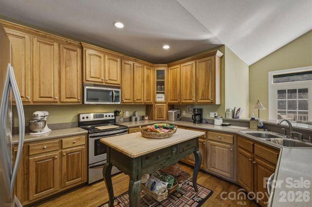 405 Golfview Court, Lenoir, NC 28645
