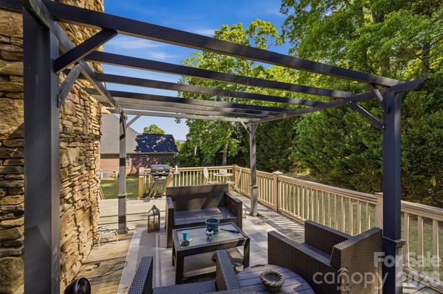 405 Golfview Court, Lenoir, NC 28645
