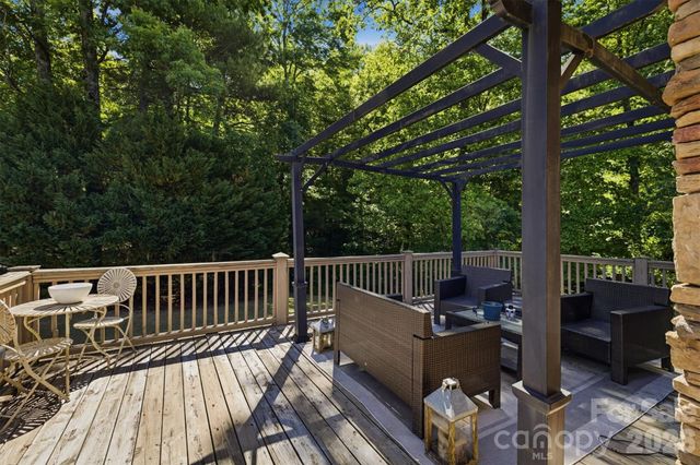 405 Golfview Court, Lenoir, NC 28645
