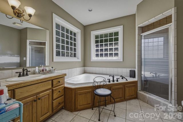 405 Golfview Court, Lenoir, NC 28645