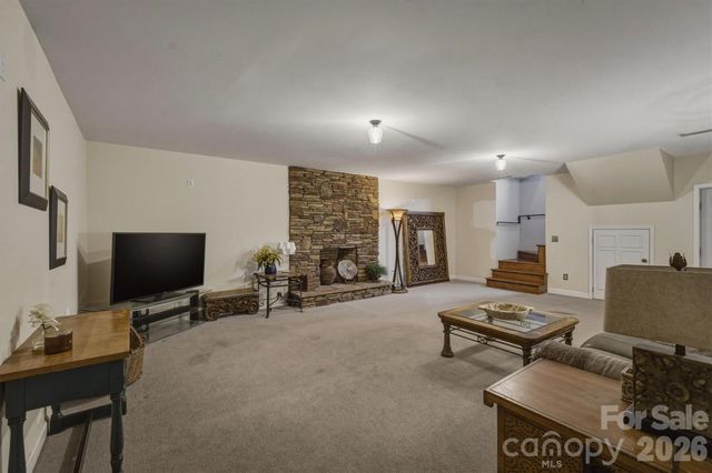 405 Golfview Court, Lenoir, NC 28645