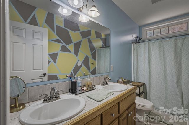 405 Golfview Court, Lenoir, NC 28645