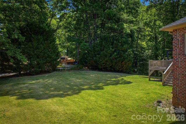 405 Golfview Court, Lenoir, NC 28645