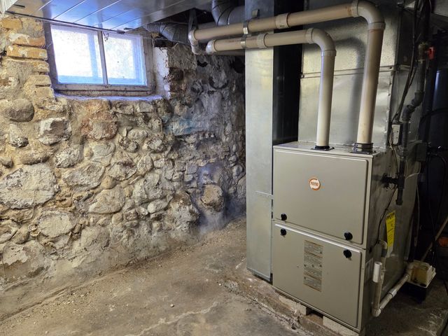 514 W Washington Street, Marengo, IL 60152