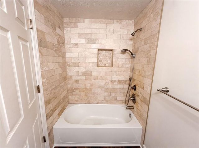 1346 Fairfield Drive SW, Lilburn, GA 30047