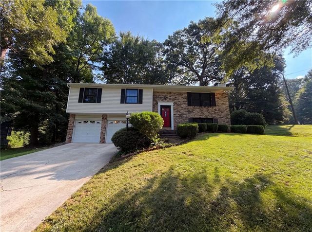 1346 Fairfield Drive SW, Lilburn, GA 30047