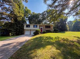 1346 Fairfield Drive SW, Lilburn, GA 30047