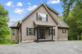 1316 Harmony Way, Sevierville, TN 37876