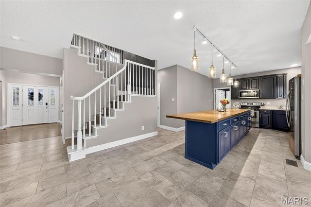 1456 Devonshire County Drive, Wentzville, MO 63385