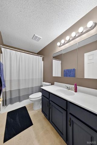 1456 Devonshire County Drive, Wentzville, MO 63385