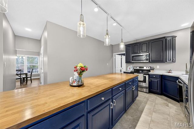 1456 Devonshire County Drive, Wentzville, MO 63385