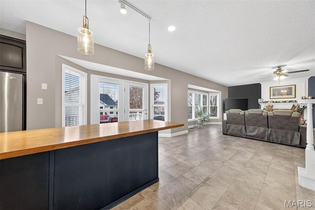 1456 Devonshire County Drive, Wentzville, MO 63385