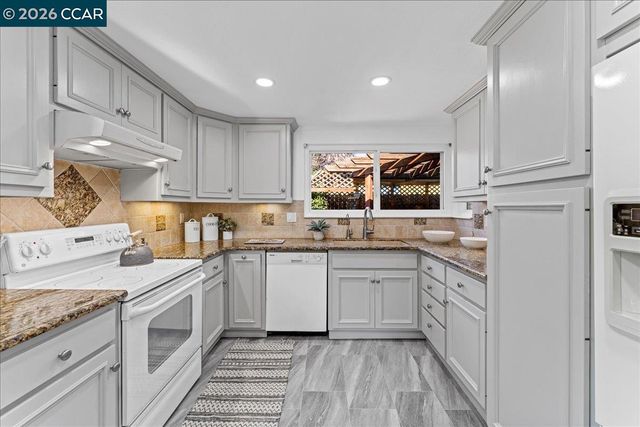 106 Oakmeade Ct, Vacaville, CA 95687