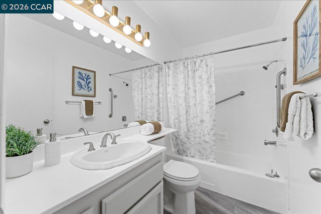 106 Oakmeade Ct, Vacaville, CA 95687