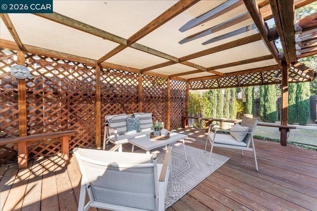 106 Oakmeade Ct, Vacaville, CA 95687