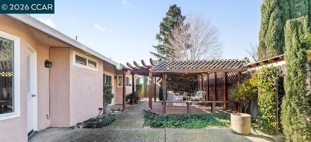 106 Oakmeade Ct, Vacaville, CA 95687