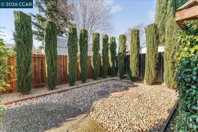 106 Oakmeade Ct, Vacaville, CA 95687