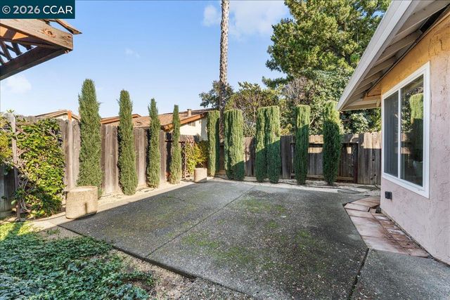 106 Oakmeade Ct, Vacaville, CA 95687