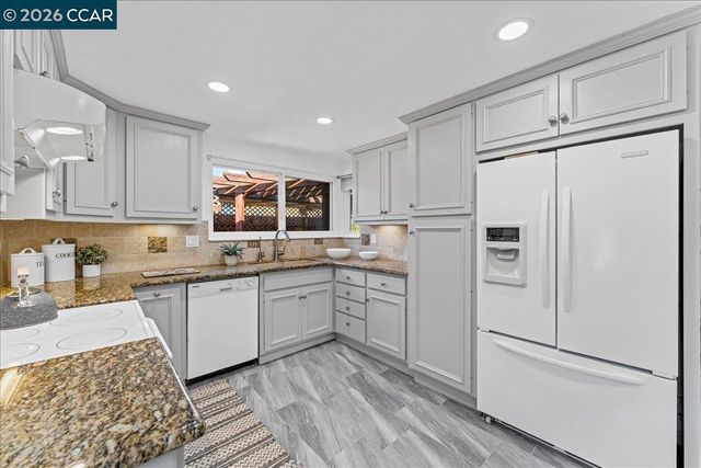 106 Oakmeade Ct, Vacaville, CA 95687