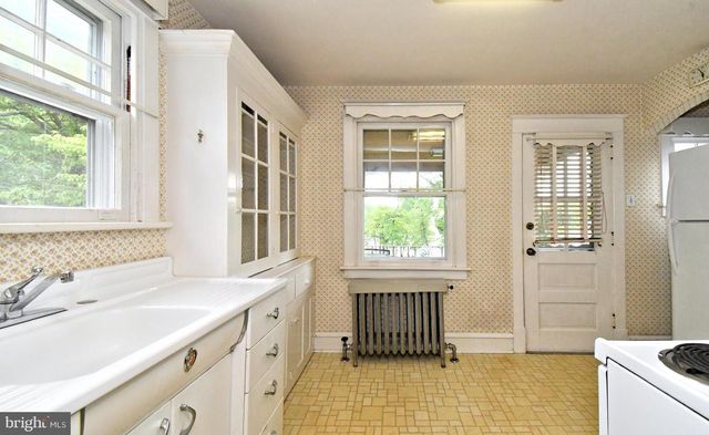 609 ORLANDO AVE, Oreland, PA 19075