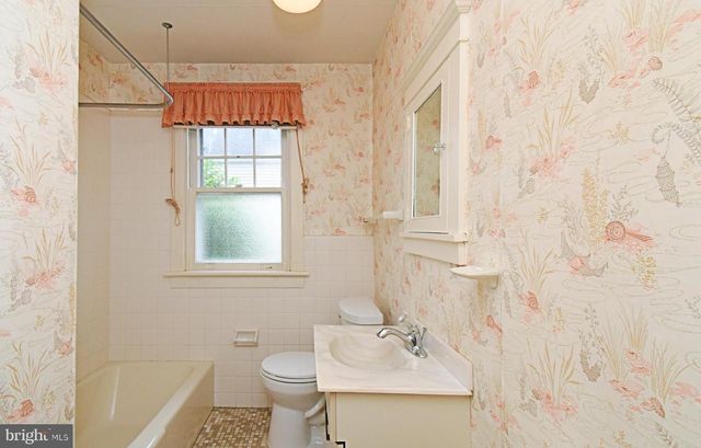 609 ORLANDO AVE, Oreland, PA 19075