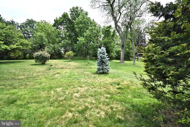 609 ORLANDO AVE, Oreland, PA 19075