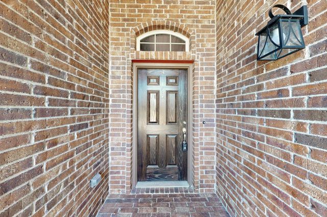 9505 Cypress Lake Drive, Fort Worth, TX 76036