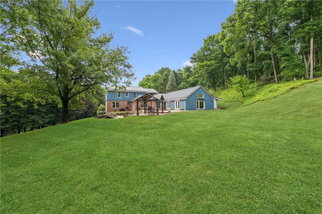 4019 Mayflower Ct, Murrysville, PA 15668