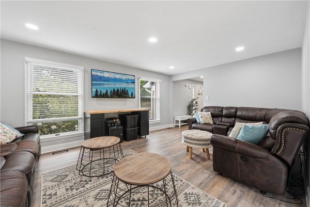 4019 Mayflower Ct, Murrysville, PA 15668
