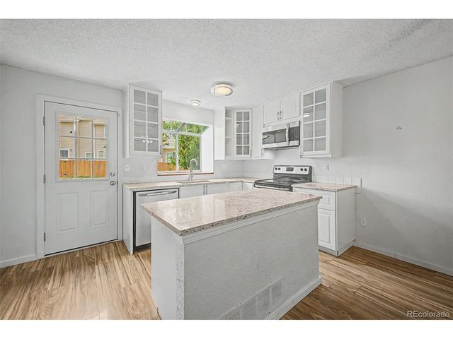 18274 E Arizona Ave B, Aurora, CO 80017